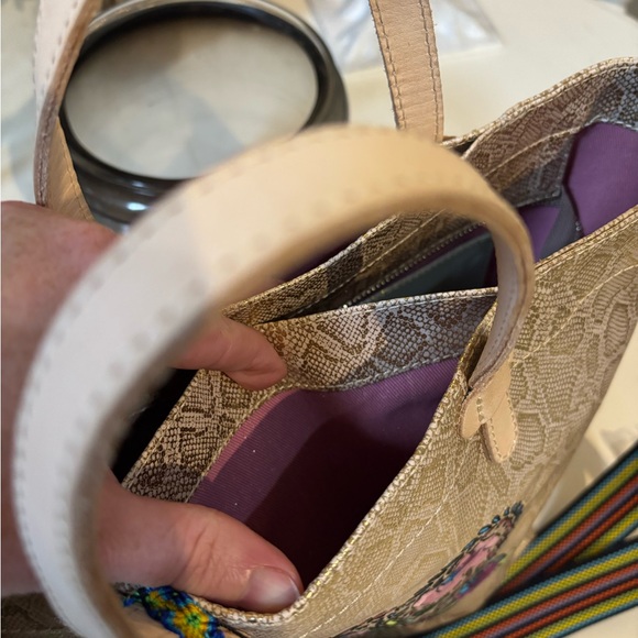 Like new Consuela Leah Essential tote. Crossbody/shoulder bag - Picture 5 of 7